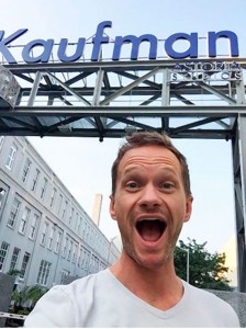 neil patrick harris in front of Kaufman Astoria Studios